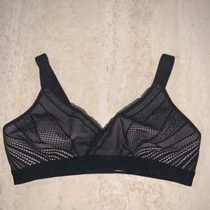 Lululemon sports bra new